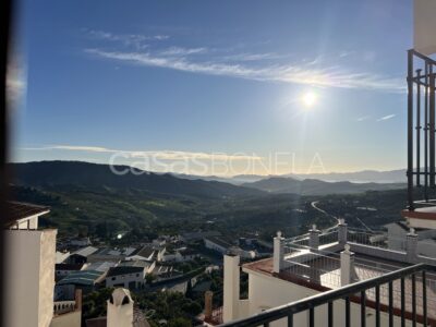 Large Duplex Apartment in Casarabonela